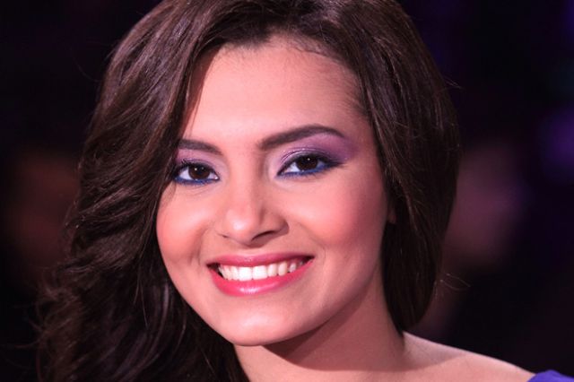 إعتذار مباشر للجمهور من قبل الفنانة كارمن سليمان بسبب... 