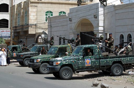 الحكم بالسجن على 3 عناصر من القاعدة بتهمة التخطيط لاغتيال الرئيس اليمني
