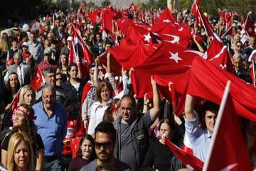تظاهرات في عدد من المدن التركية تطالب باستقالة أردوغان