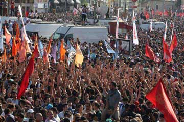 تواصل التظاهرات الحاشدة المطالبة باستقالة أردوغان