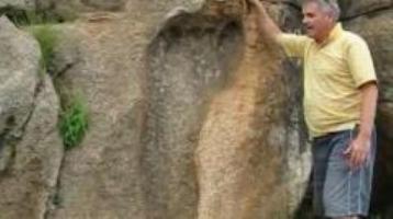 العثور على آثار قدم عملاقة يبلغ طولها 120 سم!
