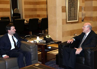 ميقاتي تبلغ من هيل تضامن واشنطن
مع لبنان في هذا الظرف الصعب