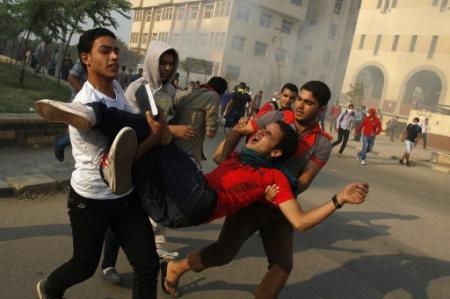 وزارة الصحة المصرية: قتيل و4 جرحى في اشتباكات جامعة الأزهر 
