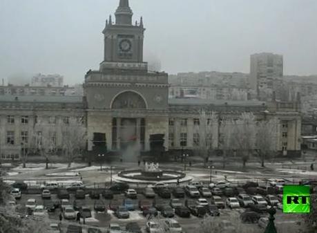 بالفيديو: لحظة التفجير الذي استهدف مبنى محطة سكة حديدية في مدينة فولغوغراد الروسية 