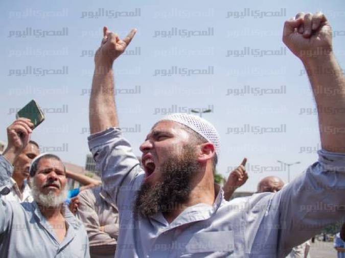 توقيف اكثر من 50 شخصا ببلدة يسيطر عليها اسلاميون في مصر