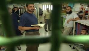 إسرائيل تفرج عن 26 معتقل فلسطينيًّا