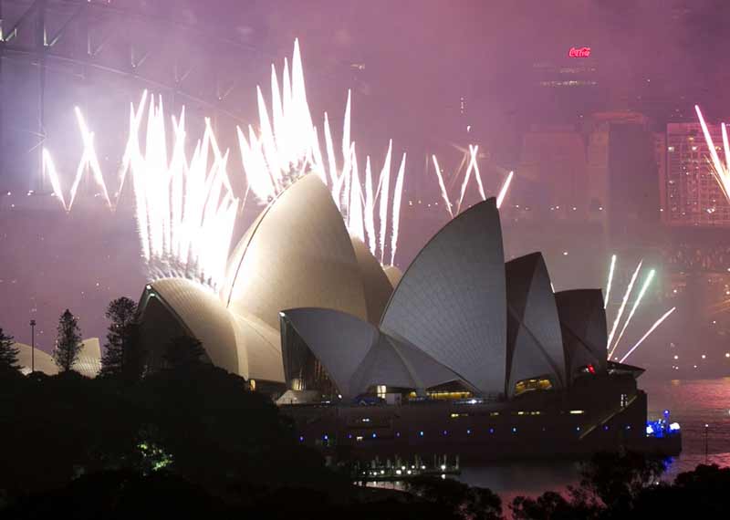اعتقال ماجد الماجد أمير كتائب عبدالله عزام المطلوب أميركياً وسعودياً ...
العملية تمت على الطريق الدولية في منطقة بعبدا قرب مفرق وزارة الدفاع ...
انتهى عام 2013 على خلاف بشأن الحكومة وسنة 2014 الامتحان