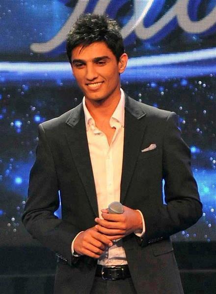 بالفيديو-  محمد عساف: ارتباطي الرسمي بسلمى رشيد شائعة كاذبة...والمال لم يغير شخصيتي.. 