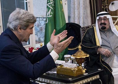 بحث مع ملكي الأردن والسعوديّة «الأزمة السوريّة» و«مُحادثات السلام»
كيري وصف مُباحثاته مع نتنياهو وعباس بـ «الصعبة»