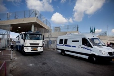 معتقل فلسطيني يقضم أنف طبيب نفسي إسرائيلي