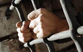 السجن لأمريكية لمحاولة قتل سويدي رسم كاريكاتير مسيء للإسلام