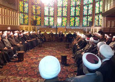قباني التقى وفداً من «تجمع العلماء»
عبد الله: نتبنى ونؤيّد مواقفه ونطلب
من السياسيّين رفع اليد عن دار الفتوى

