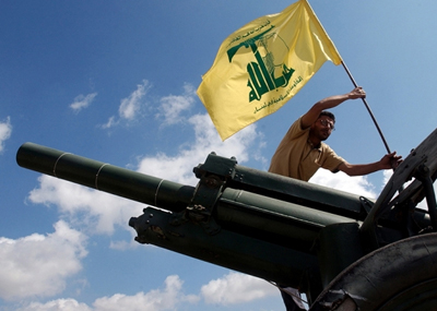 بين «الرغبات» السعوديّة و»النصائح» الأميركيّة خيارات 14 آذار «أحلاها مرّ»
حكومة «الوحدة الوطنيّة» تقّلل من تداعيات «عاصفة الجنون» لكنها لا تمنع تداعياتها
واشنطن تتجنب «إغضاب» إيران وتنصح بترك حزب الله في مُواجهة «التكفيريين»