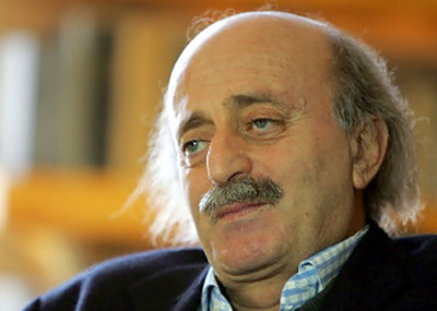تشكيل الحكومة لا يُمكن أن يمرّ بدون رضى زعيم المختارة
جنبلاط يحسبها جيداً... حكومة «الأمر الواقع» تأتي على حسابه