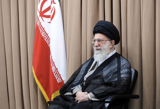 خامنئي: ايران لا تسعى إلى امتلاك سلاح نووي <br />
<br />
