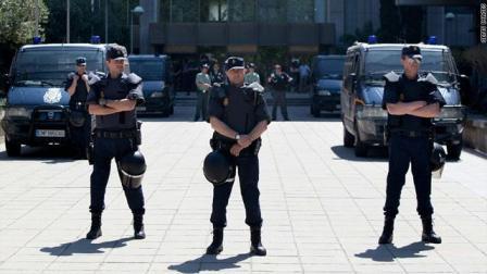 إسبانيا: اعتقال قائد خليّة للقاعدة تجنّد 