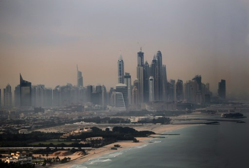 الإمارات تفرج عن أمريكي سجن بسبب نشره فيديو على اليوتوب