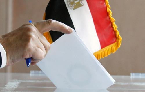 إقبال إيجابي في اليوم الثالث للاستفتاء على الدستور فى روما وميلانو