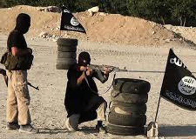 التكفيريّون يسرحون ويمرحون على الأراضي اللبنانيّة
وهناك من يُبارك تواجدهم ويؤمّن لهم الحضن الدافئ