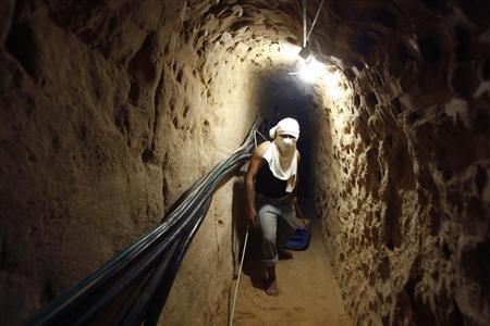 الجيش المصري يدمر 10أنفاق على حدود غزة