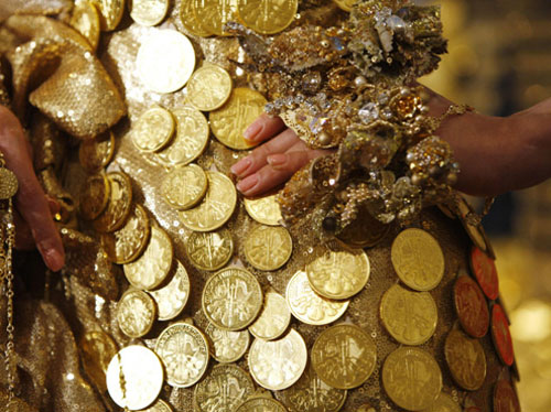 فستان بقيمة مليون ونصف دولار.. كيف يبدو ؟