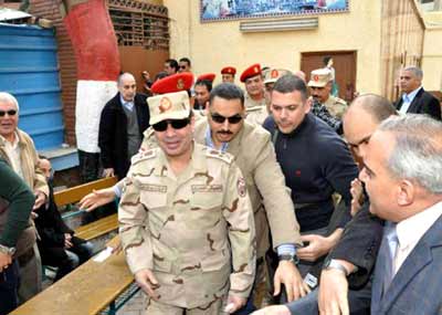 الاستفتاء على دستور مصر الثالث يشهد إقبالاً كثيفاً
الإخوان يغلقون مراكز ويعلنون عن مقتل 11 وجرح 21