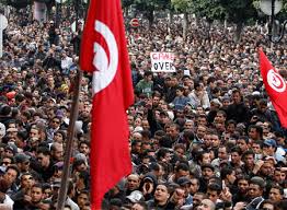 آلاف التونسيين يحيون الذكرى الثالثة لثورة