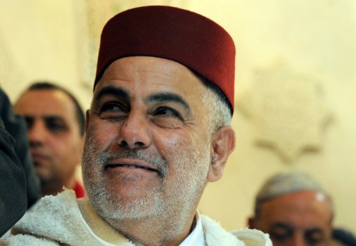 عاطلون يحاصرون رئيس الحكومة المغربية والشرطة تتدخل لتحريره