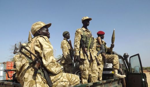 الجيش في جنوب السودان يستعيد السيطرة على مدينة "بور" ويدعو للهدوء فيما المعارك مستمرة باستنزاف المدنيين والاطفال!