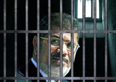 عدلي منصور للشعب : بالدستور سنبني الوطن الديموقراطي
إحالة مرسي الى الجنايات بتهمة إهانة السلطة القضائيّة