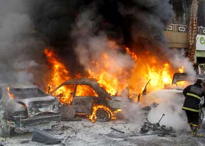 الإرهاب لم يٌُفرق بين ابن الضاحية وابن طريق الجديدة
تفجير إنتحاري جديد هزّ حارة حريك : 4 شهداء وحوالى 50 جريحاً
«جبهة النصرة في لبنان» تتبنّى... الجيش : السيّارة مُعمّمة أوصافها سابقاً