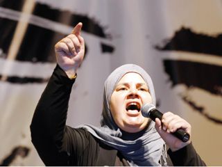 أرملة البراهمي : " لا ضامن لدماء الشهداء إلا الشعب التونسي" 