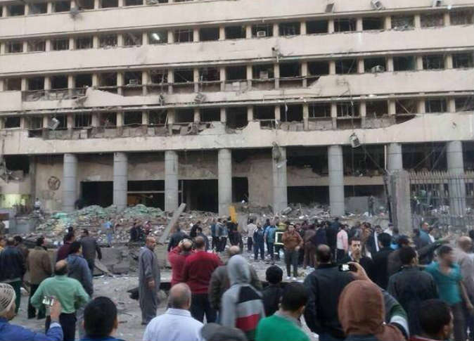 مصر: استنفار المستشفيات والفرق الطبية لانقاذ المصابين
