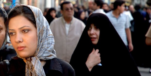 خطف النساء في العراق بحجة عدم ارتداء الحجاب