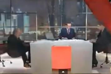 بالفيديو.. ضيف يقع عن الكرسي في "الاتجاه المعاكس" 