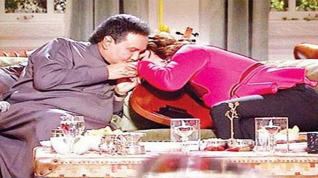 محمد عبده يؤكد أنه قبل يد أصالة عملا بالقرآن 

