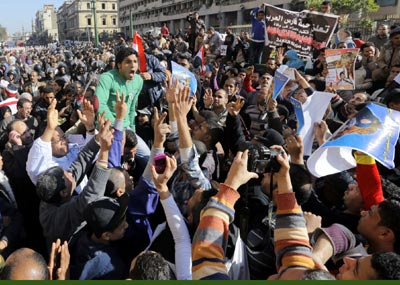 

المصريون أحيوا الذكرى الثالثة لثورة 25 يناير
قتلى وجرحى في اشتباكات بين الأمن والإخوان المسلمين
