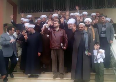 الجيش أغلق مداخل وزارة الدفاع
مشايخ البقاع يُطالبون بإطلاق الأطرش:
الجيش يتصرّف كعصابة... والجميع سيندم