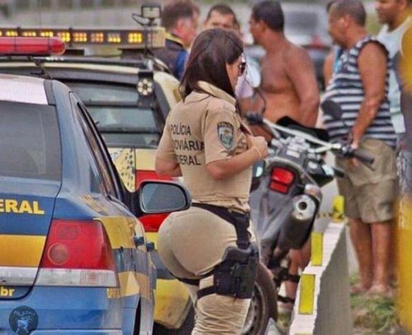 شرطي يعود من إجازته "شرطية"!