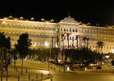 هل تتشكل الحكومة الجامعة دون مسيحيي الصف الأول ؟
الخلل البنيوي داخل 14 و 8 آذار... يعيد الإنقسام الاسلامي ــ المسيحي في البلد
تهميش المسيحيين تتحمل مسؤوليته القوى المنضوية داخل 8 و14