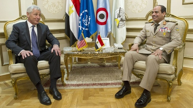هاغل يتصل بالسيسي لبحث الانتقال السياسي والوضع الأمني في مصر