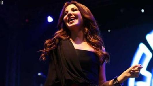 بالصور-نانسي عجرم ومحمد منير يشعلان ليالي مهرجان دبي للتسوق!