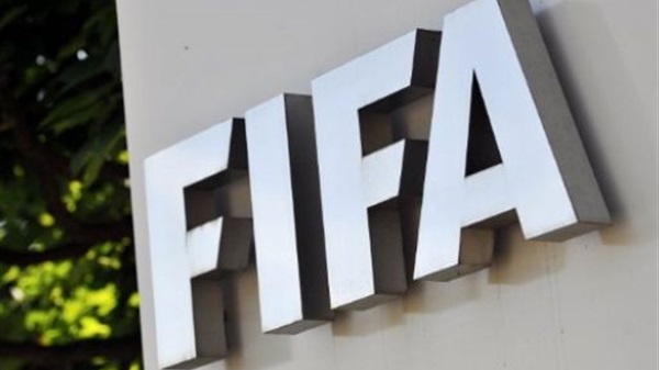 الفيفا يطالب قطر 2022 بتقرير حول وضع العمال
