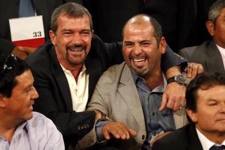 عمال منجم تشيلي يعودون للأضواء ثانية من خلال فيلم سينمائي