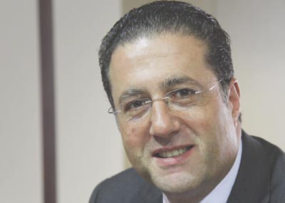 هل يكون مصير الغرف التجارية الثلاث لا «معلّق ولا مطلّق»؟
غرفة بيروت تنتظر تعيين 8 أعضاء جدد وغرفتا طرابلس وزحلة
تنتظران تعيين انتخابات جديدة.. والكل ينتظر تشكيل الحكومة