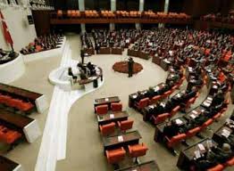 البرلمان التركي يوافق على تعديل قانون الإنترنت لتقييد الاستخدام