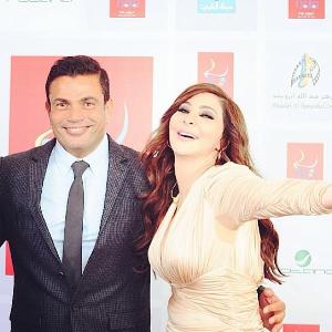 بالصور-إليسا تتألق إلى جانب عمرو دياب بإطلالة أنيقة!
