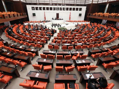 تركيا تقر تعديلات لتعزيز مراقبة الإنترنت