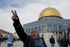 مواجهات في الاقصى واعتقال خمسة فلسطينيين
