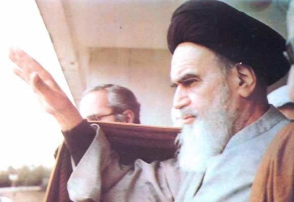 بالصور عودة الامام الخميني الى ايران مع انتصار الثورة 